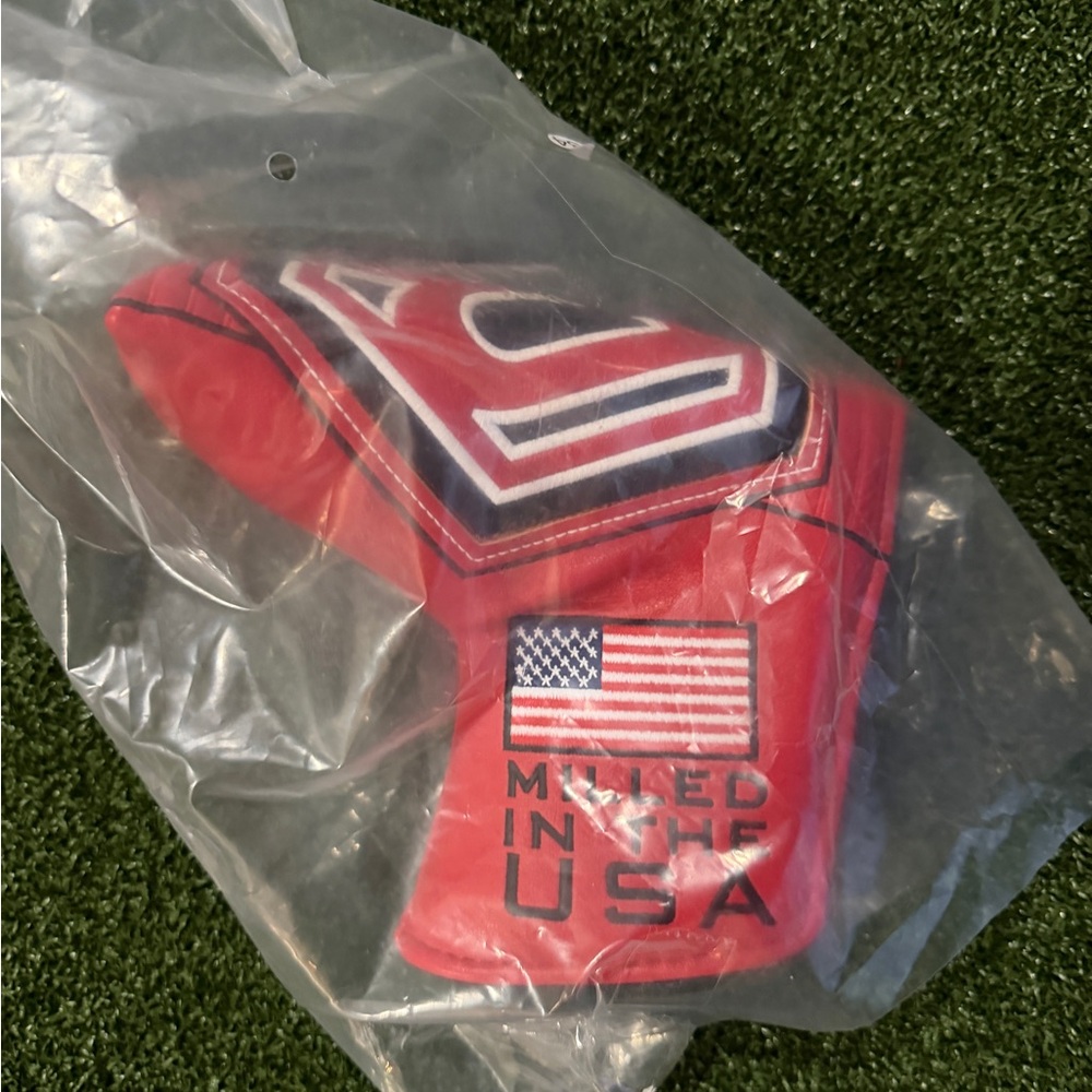 Bettinardi Putter Headcovers.
